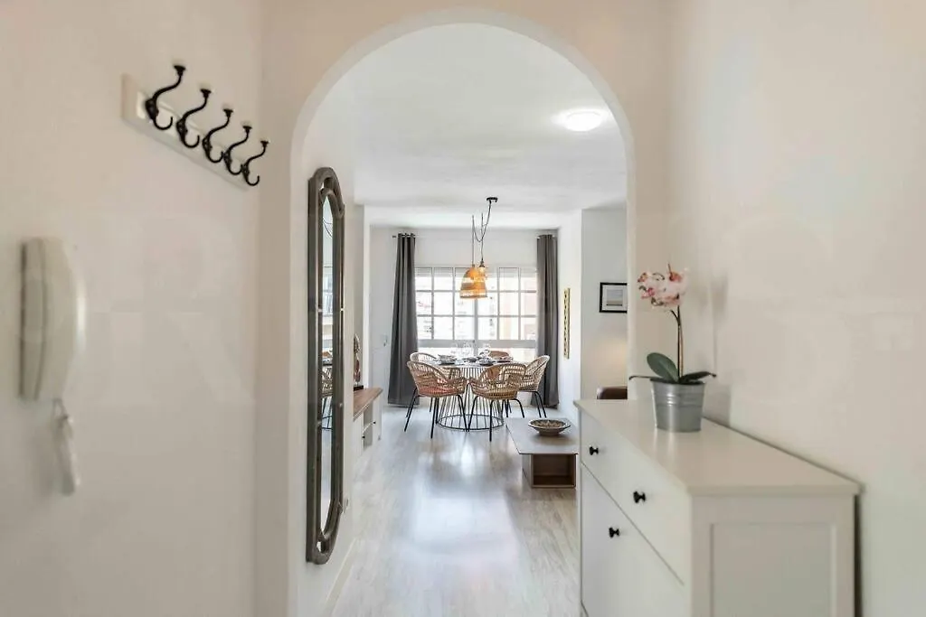 Spacious & Authentic Apartment By Rems Malaga 0*,