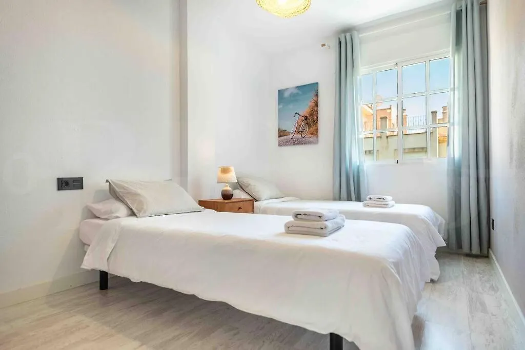 Spacious & Authentic Apartment By Rems Malaga