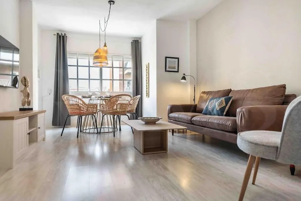 Spacious & Authentic Apartment By Rems Malaga Spain