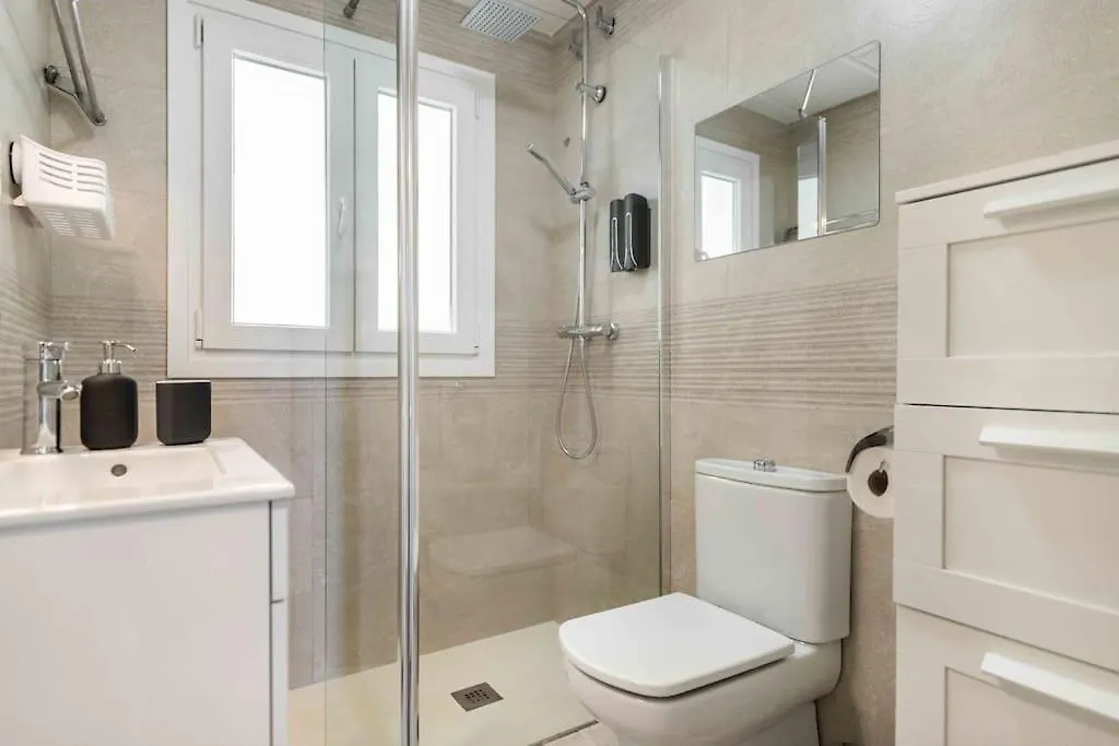 Spacious & Authentic Apartment By Rems Malaga Spain